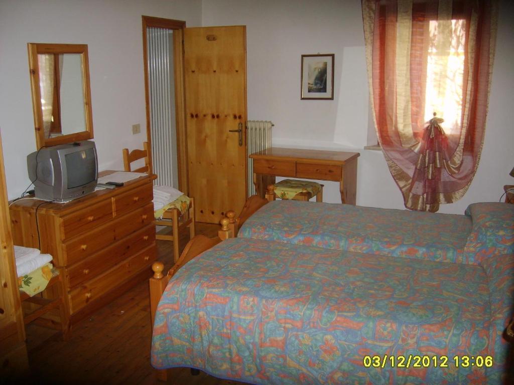 Antico Albergo Sant'Antonio Fonzaso Phòng bức ảnh